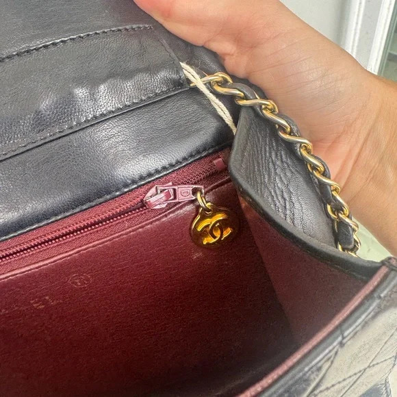 Vintage Chanel Classic Flap Bag Black Quilted Lambskin 24k Gold 1991–1994 - Picture 15 of 17